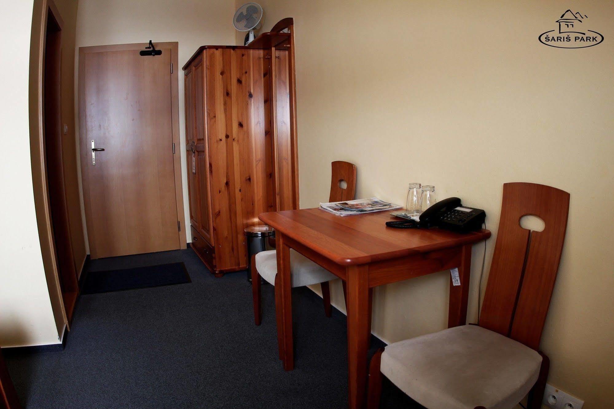 Wellness Pension & Salas Saris Park Prešov Eksteriør billede